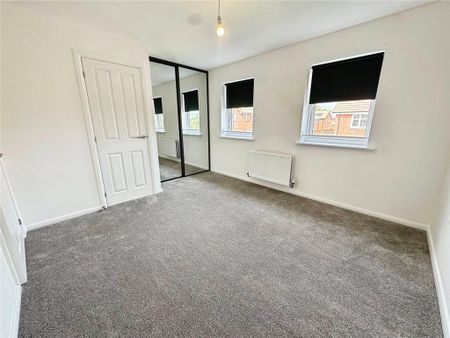 2 bedroom semi-detached house to rent - Photo 4