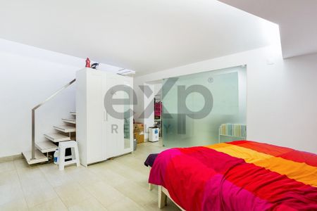 "Duplex T1 em Marquês de Pombal, Mobilado - Photo 3