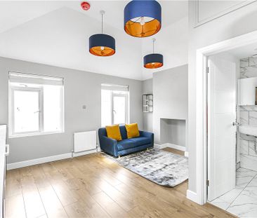 Putney Bridge Road, Wandsworth, SW18 1HU - Photo 1