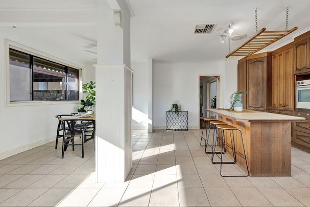 Family Home in Craigieburn - Photo 1