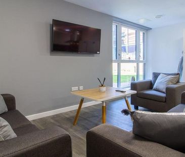 1 bedroom in a flat share to rent - Photo 1