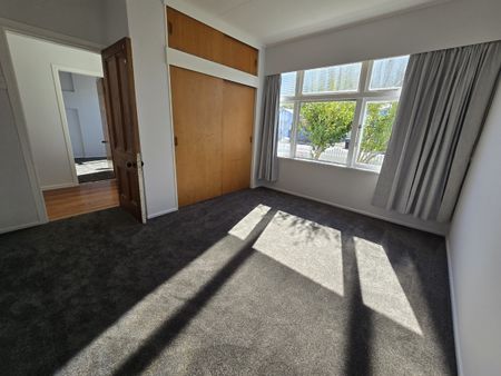 Renovated Beauty In Masterton - Photo 4