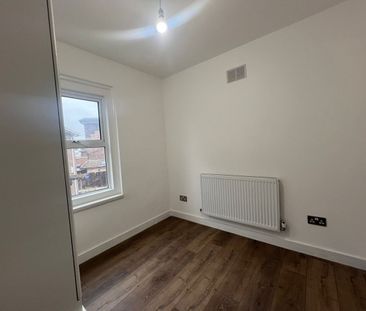 2 Bed Maisonette, Bakers End, SW20 - Photo 5