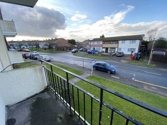 Price £1,750 pcm - Available 01/05/2025 - Part Furnished - Photo 1