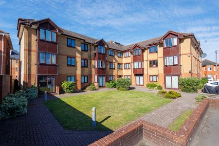 1 bed flat to rent in Cleveland Road, Bournemouth, BH1 - Photo 2