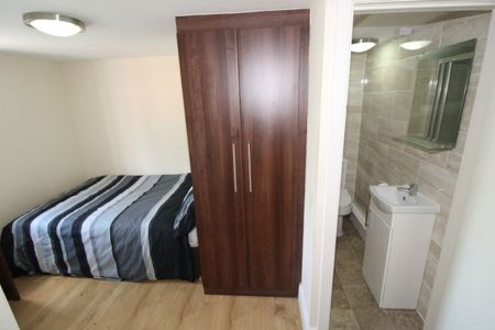 Fylde Road Flat 6, PRESTON, Lancashire PR1 2XP - Photo 3