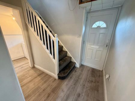 3 bedroom semi-detached house to rent - Photo 4