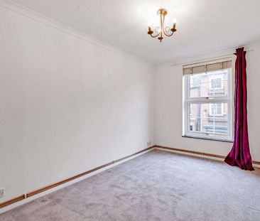 A first floor one bedroom flat to rent in heart of the town centre - Photo 5