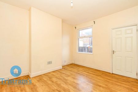 3 bed Mid Terraced House for Rent - Photo 3