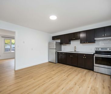 Fully Renovated 2-Bedroom Apartment in Sarnia – Modern &amp; Move-I... - Photo 3