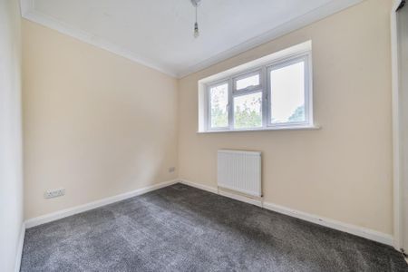 4 bedroom detached house to rent - Photo 4