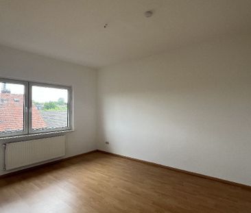 Wohnen im Kaiserviertel, helle renovierte ca. 75m² Wohnung mit Balkon! - Photo 1