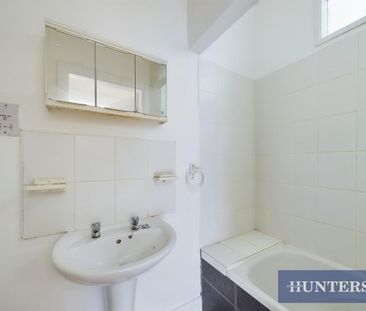 1 bedroom Flat To Let - Photo 6