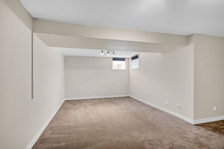 For Lease - 272 Broxburn Crescent, Barrhaven, Ontario - Photo 3