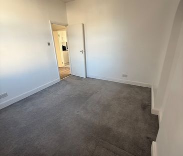 2 Bed Flat, Evelina Road, SE15 - Photo 2