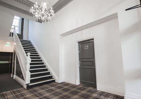 The Old Conservative Club, Irwell Terrace, Bacup - Photo 2