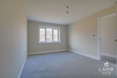2 bedroom semi-detached bungalow to rent - Photo 2