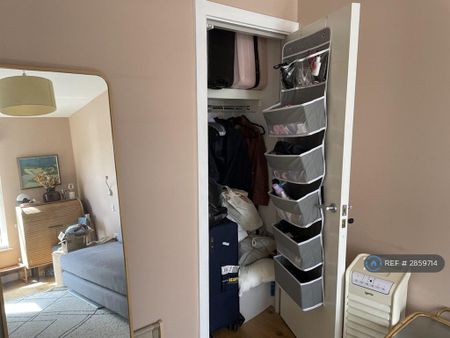 2 bedroom flat to rent - Photo 3