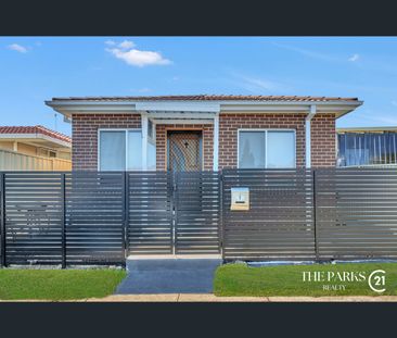4 Burramy Close, Bossley Park, NSW 2176 - Photo 6