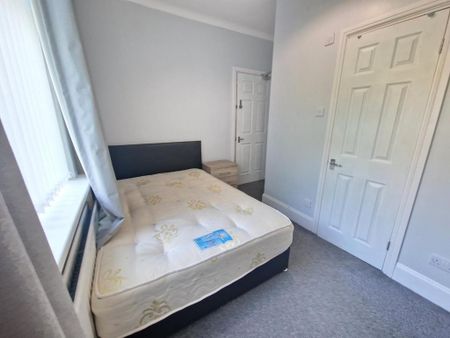 1 bedroom in a house share to rent - Photo 5