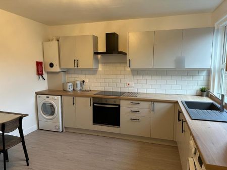 2 bedroom maisonette to rent - Photo 3