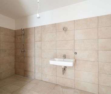 ZU MIETEN: Moderne 2-Zimmer-Wohnung mit Terrasse und Stadtblick in ... - Photo 6