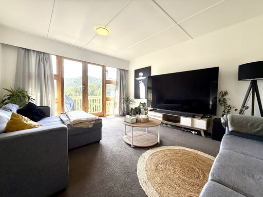 3 Bedroom Flat in Karori - Photo 1