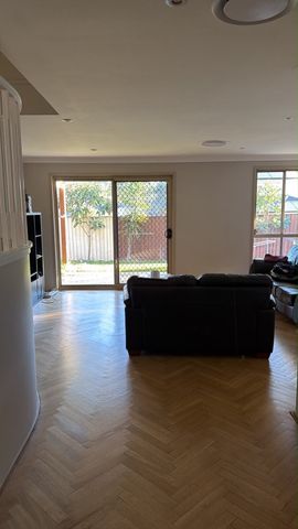 Kellyville - Photo 2