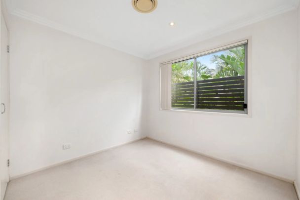 Modern Townhouse – Stylish, Spacious & Ideally Located - Photo 1