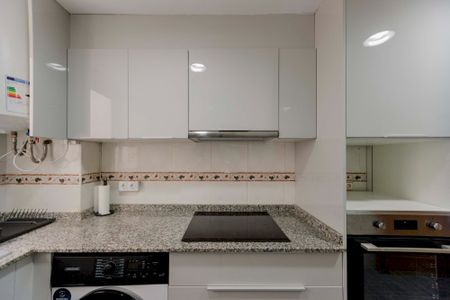 Beautiful room with a balcony in Campanar - Photo 2