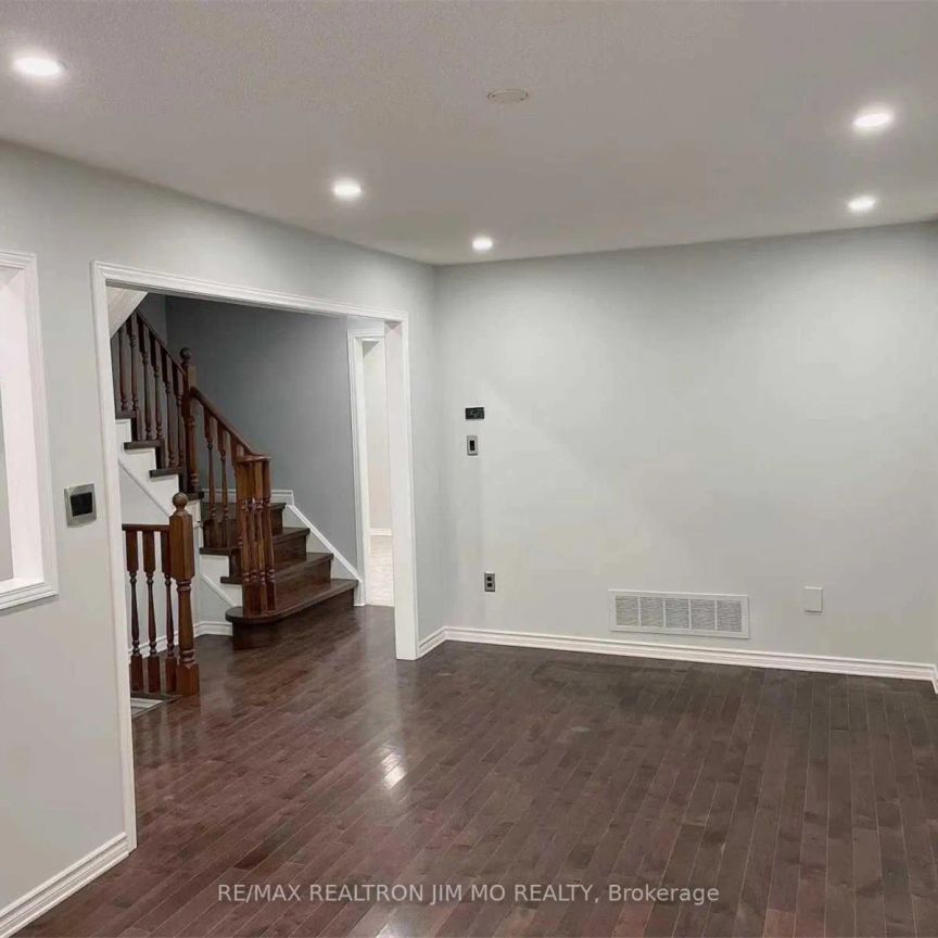 613 SOUTH UNIONVILLE AVENUE - Photo 1