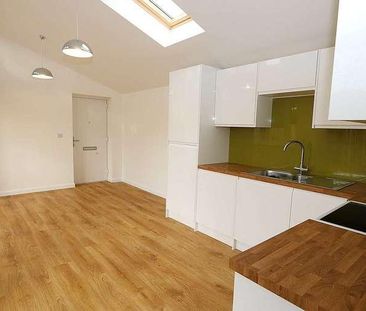 Woodview Road, Pangbourne. Quiet Location, Heart Of The Village, RG8 - Photo 5