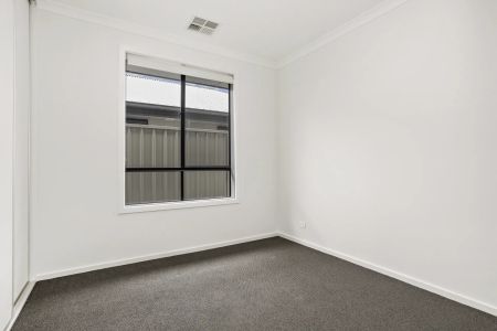 Brand New Three Bedroom in Prime Seaford Heights - Photo 4