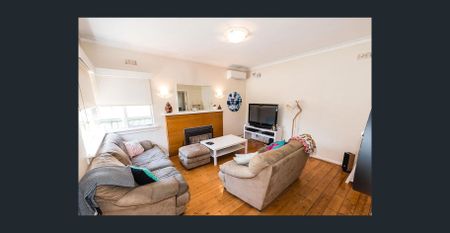 A UNIT IN THE HEART OF BENTLEIGH - Photo 4