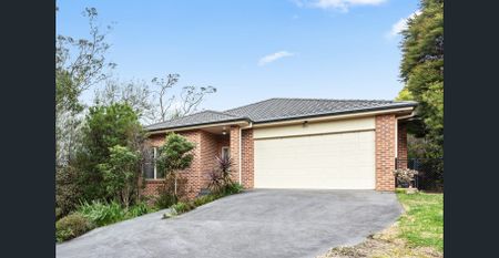 Spacious Family Home with Multiple Living Areas & Outdoor Entertaining - Photo 2