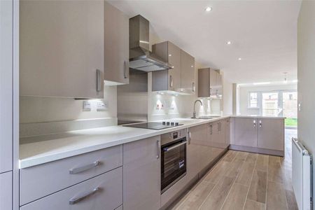 Well-presented spacious house in Trumpington Meadows - Photo 5