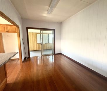 3 Bedrooms in the heart of town - Photo 4