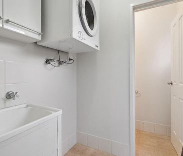 Generous Interiors, Thoughtful Design, Perfectly Positioned - Photo 4