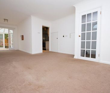 3 bedroom end of terrace house to rent - Photo 5
