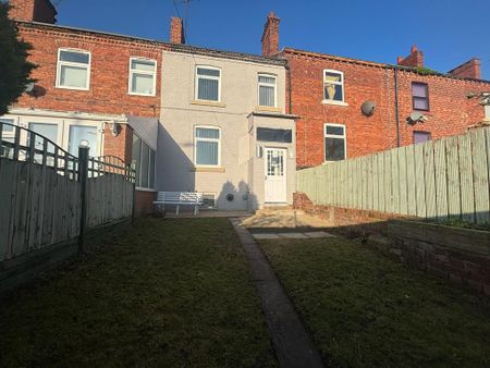 3 bedroom terraced house to rent - Photo 4