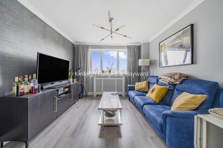 3 bedroom flat to rent - Photo 4