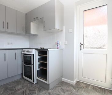 2 bedroom detached bungalow to rent - Photo 3