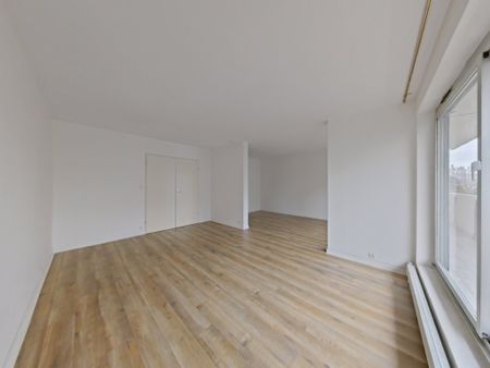 Location Appartement 3 pièces 71m² PARIS 12ème - Photo 2