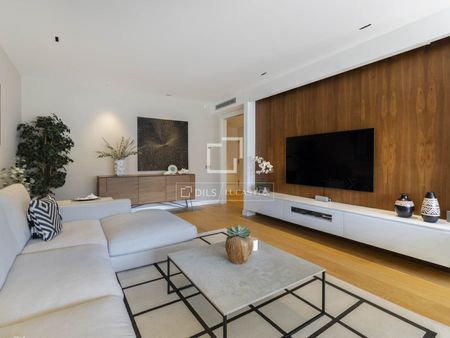 Four-bedroom apartment with signature design and architecture, south-facing on the first floor, fully furnished, for rent in an unparalleled natural setting just 10 minutes from the capital. - Foto 3