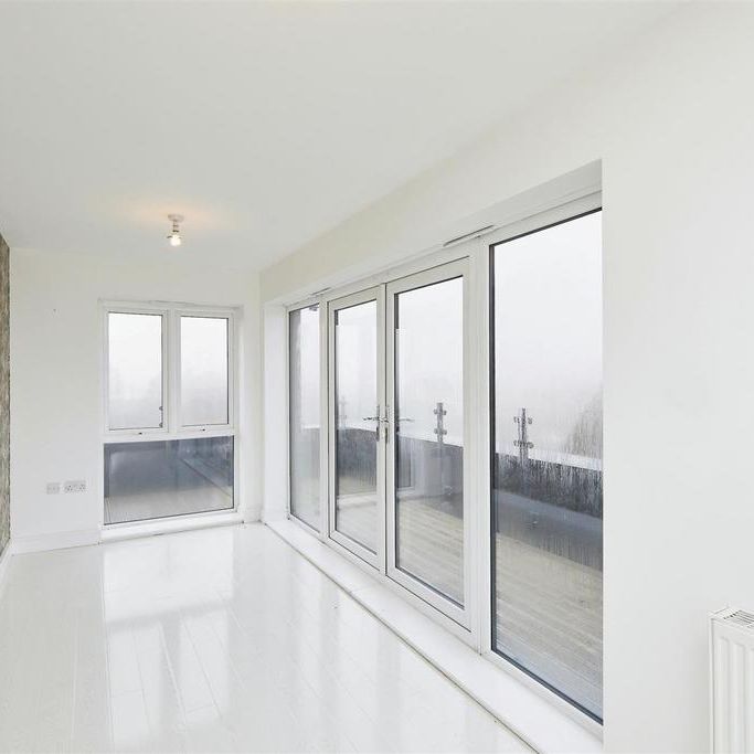 4 bedroom detached house to rent - Photo 1