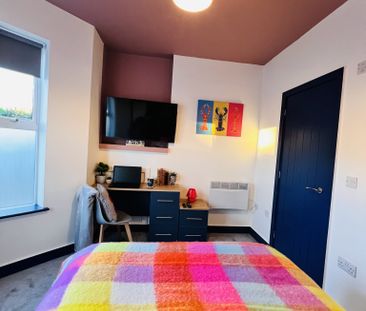 BEDROOM 5 – MEDIUM DOUBLE ENSUITE - Photo 3