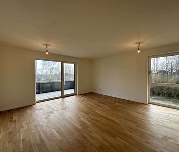 KfW 40-Neubau-Wohnung mit EBK, Südbalkon, Echtholzparkett, Fahrstuhl, Tiefgarage - Foto 3