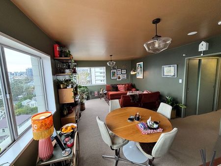 Fully furnished chic city pad - Photo 2