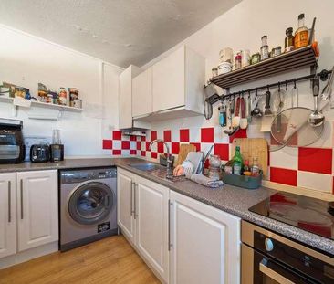 Rowley Gardens, London, N4 - Photo 6