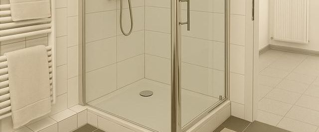 Sanierte 5 Zimmer Wohnung direkt in Friedberg mit Aufzug, Küche, großer Dachterrasse - Photo 1